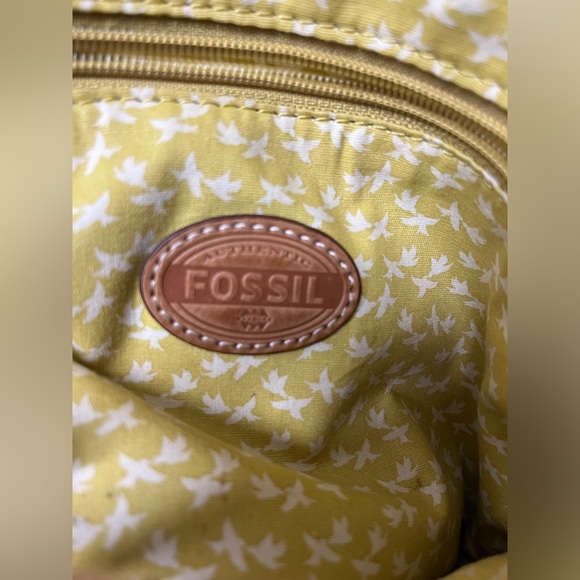 Fossil Crossbody purse yellow birds and trees - Picture 9 of 10